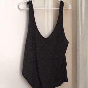 Anti-stink tank, with “stay in place” technology